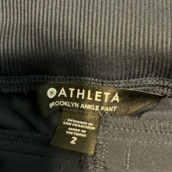 Athleta Brooklyn women’s 2 lightweight pocketed blue ankle pants - Picture 3 of 4